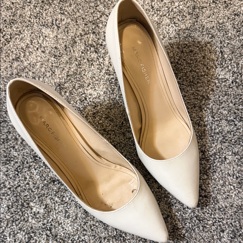 Well Worn Marc Fisher Women's Cream Heels